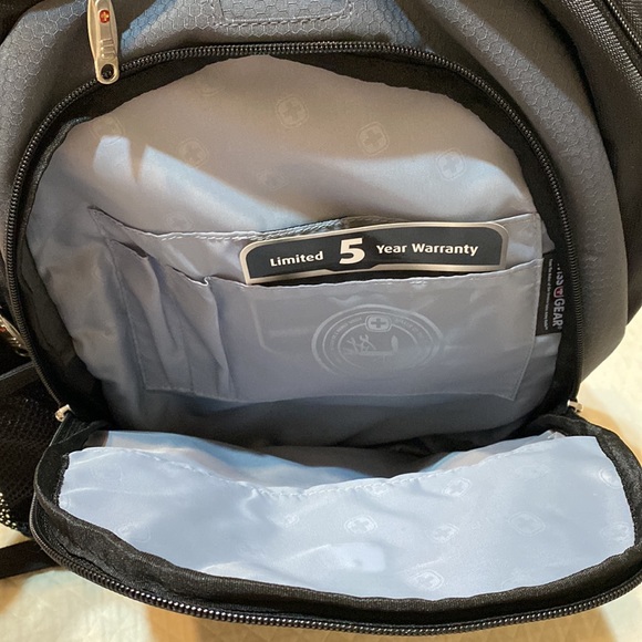 Swiss Gear Backpack in gray & black - Picture 8 of 16